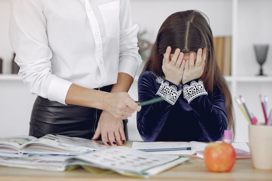 Abuso contratti a termine nella scuola: la Cassazione conferma il diritto al risarcimento anche dopo l'assunzione in ruolo