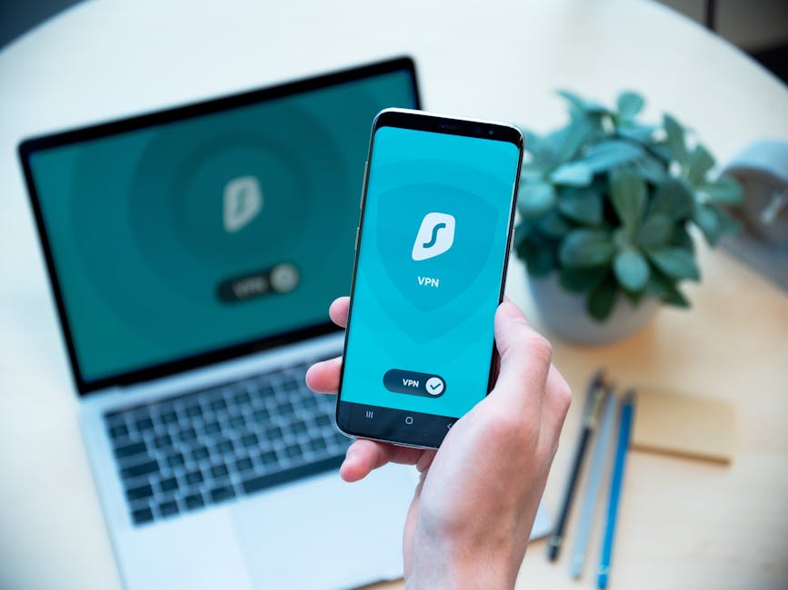 Smartphone con VPN attiva per proteggere la privacy dei minori online, aggirando la raccolta dati e i rischi di siti e app.