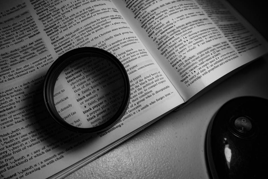 Tutoring spiegato: lente d'ingrandimento su definizione e vantaggi nel dizionario, focus sull'apprendimento efficace.