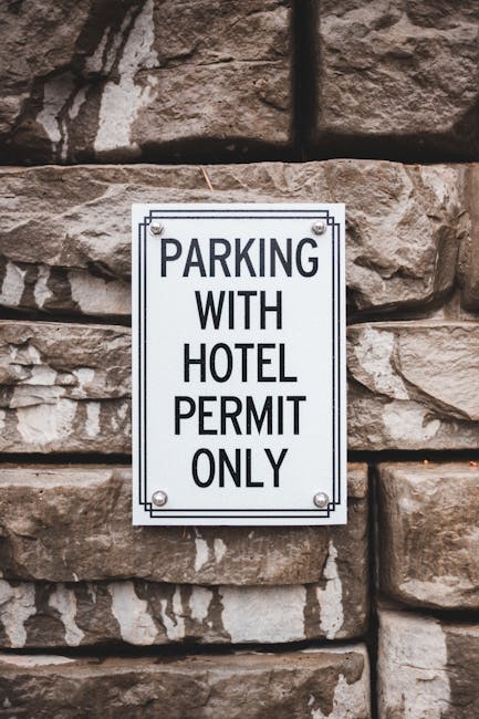 Cartello parcheggio riservato hotel, utile per allegati ordinanza GPS 2026 e tabella titoli, garantendo chiarezza e rispetto delle regole.