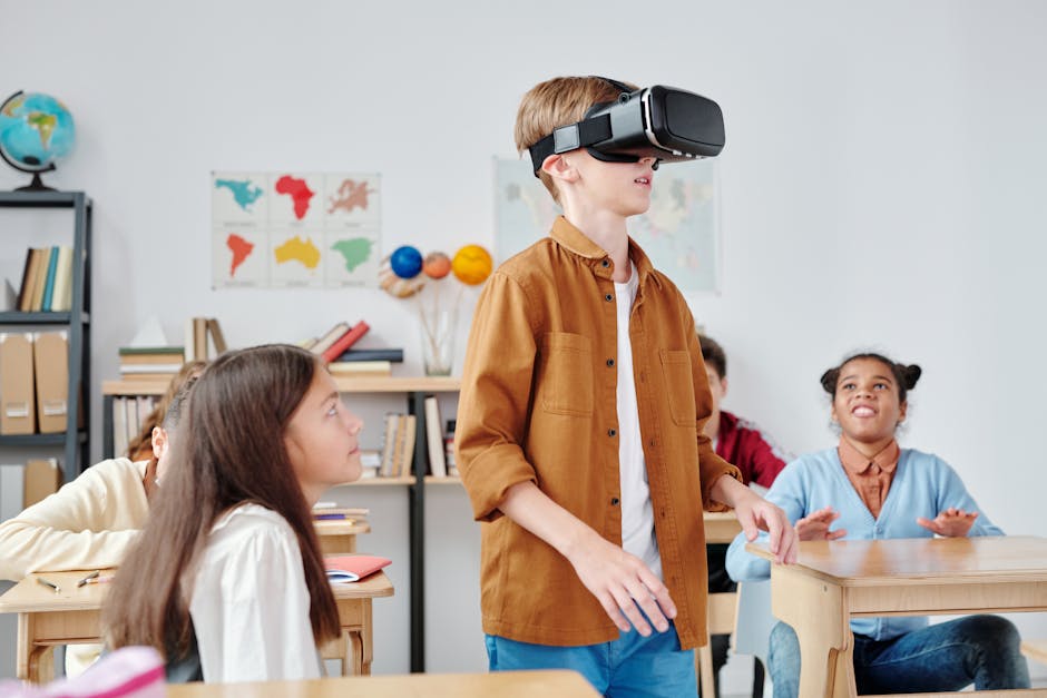Studente con visore VR in classe durante la Giornata dell'educazione digitale: esplorazione immersiva e apprendimento innovativo con la realtà virtuale a scuola.