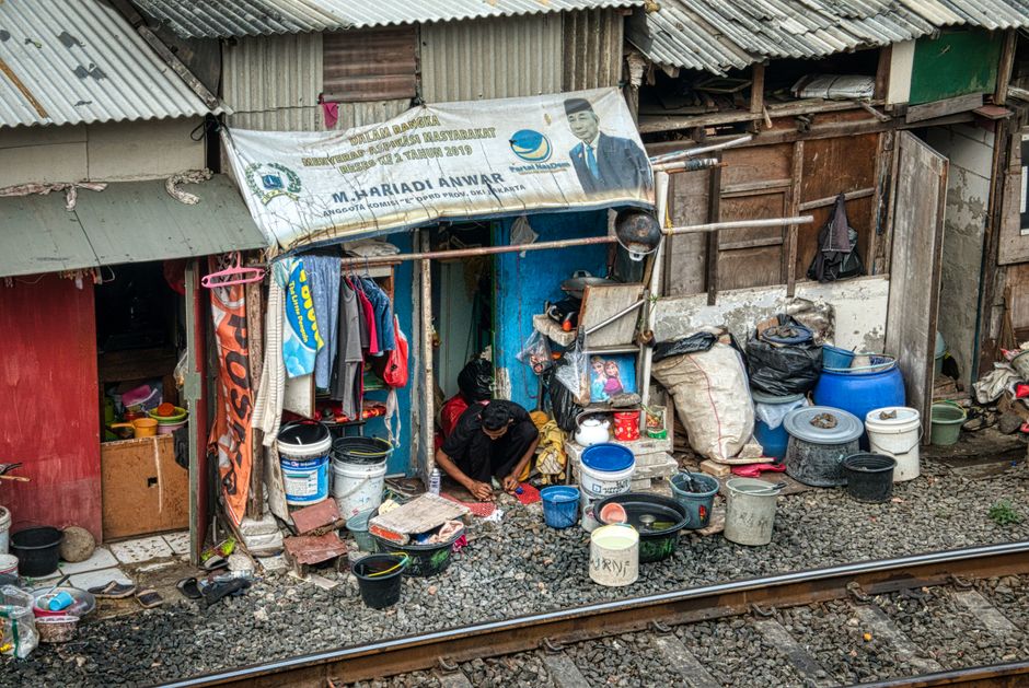 Precariato e povertà lavorativa: la doppia emergenza che mina la dignità dei docenti italiani