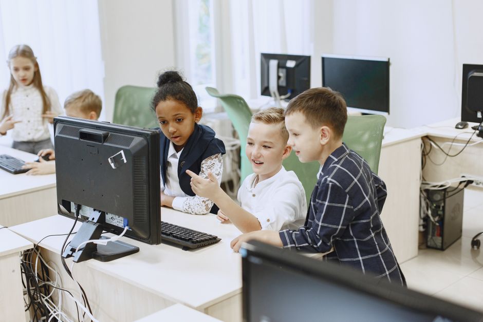 Innovare l'apprendimento digitale: la scuola come Learning Hub per il futuro