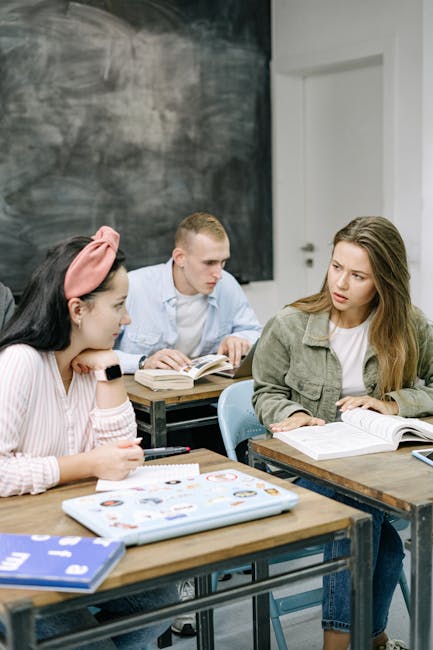 Studenti preoccupati in classe dopo l'omicidio: riflessioni sull'autodifesa scolastica e il ruolo degli studenti nella sicurezza.