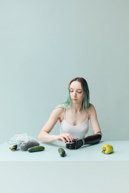 Donna con protesi tecnologica e verdure biologiche: innovazione sostenibile per un futuro inclusivo e accessibile.