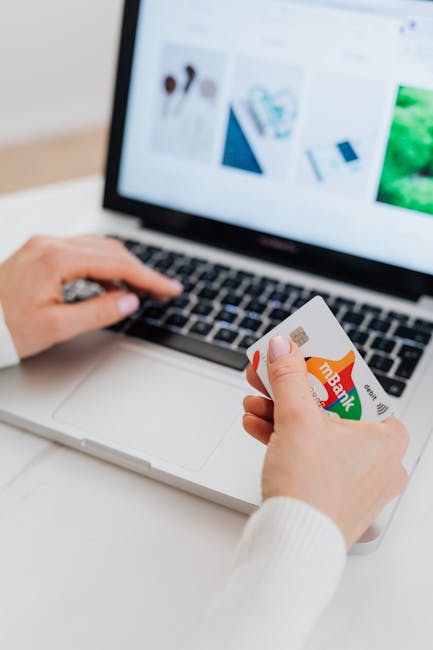 Carta docente 2025/26: docente acquista computer online con carta di credito, bonus per formazione e aggiornamento professionale