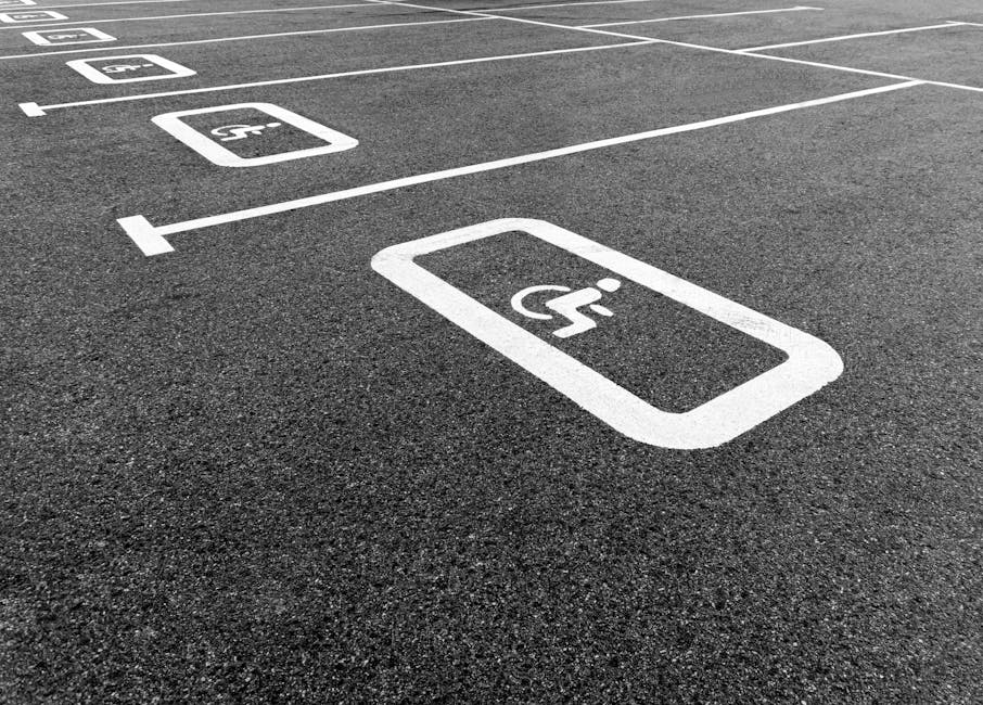 Parcheggio riservato ai disabili in Campania: simbolo di accessibilità e inclusione grazie ai fondi regionali per l'istruzione inclusiva.