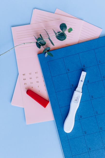 Calendario febbraio con test di gravidanza positivo e rossetto rosso. Focus date prove ATA posizioni economiche.