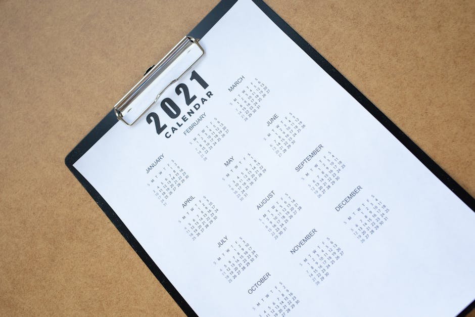 Calendario 2021 su blocco appunti, promemoria per domanda elenco regionale ruolo 2026/27 e rinnovo annuale entro il 25 maggio.