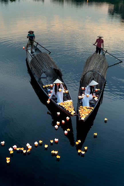 Barche illuminate sul fiume: atmosfera suggestiva che evoca la magia de La Sera Fiesolana e il suo impatto culturale unico.