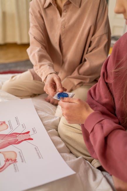 Adolescenti che parlano di educazione sessuale e contraccezione, un dialogo aperto per un futuro sociale più sano e consapevole.