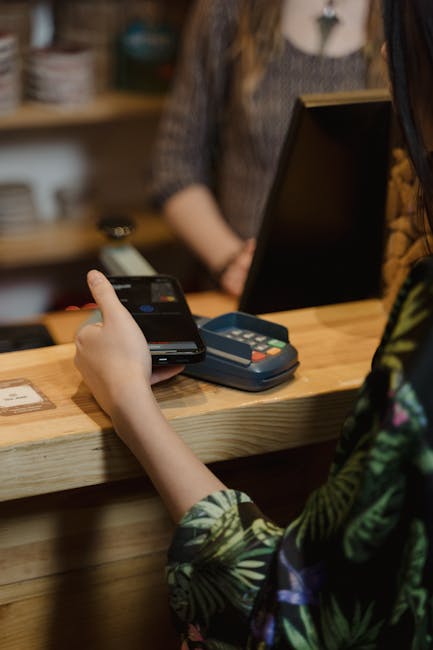 Pagamento con smartphone al POS: possibile uso illecito della Carta del Docente per acquisti non consentiti.