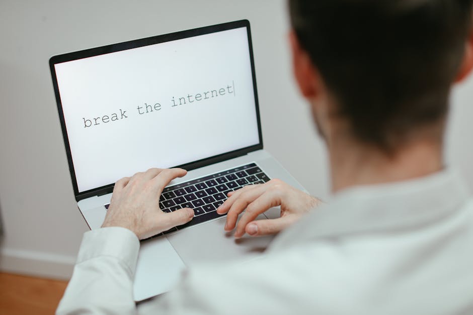 Oltre il 42% degli utenti europei ha incontrato messaggi ostili online nel 2025: l’Italia in linea con la media UE