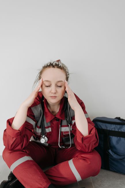 Emicrania e rendimento scolastico: l'emergenza sanitaria che colpisce oltre 600.000 studenti italiani