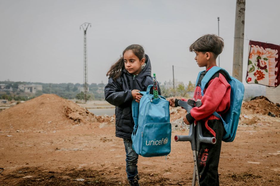 L’allarme di UNICEF sullo sviluppo cognitivo dei bambini: i rischi dell’uso precoce di smartphone e tablet