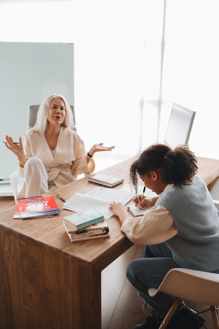Docente spiega ad aspirante supplente: guida Docenti.it per il mondo scuola, consigli e supporto per la carriera di insegnante.