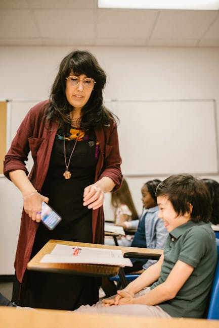 School Tutor in classe: prevenzione bullismo e sicurezza scolastica con supporto educativo e presenza di figure di riferimento