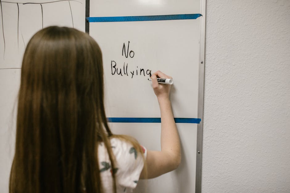 Minore abusata tra le mura di casa: scuola allerta la comunità su abusi e maltrattamenti