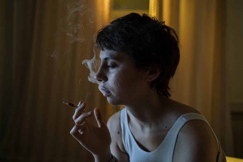 Fumo, stanchezza e isolamento: come si chiude il cerchio tra insonnia e depressione nei giovani