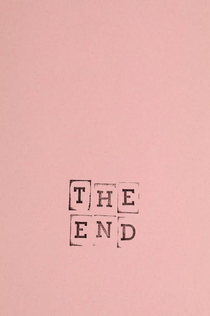 Immagine concettuale 'The End' su sfondo rosa, simbolo della fine di un'era con la scomparsa di Antonino Zichichi, fisico italiano.