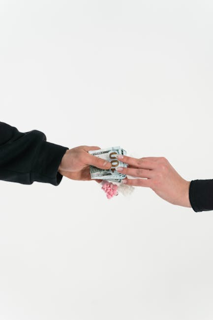 Transazione finanziaria rischiosa: scambio di denaro e pillole, implicazioni di Basilea III sulla regolamentazione finanziaria.