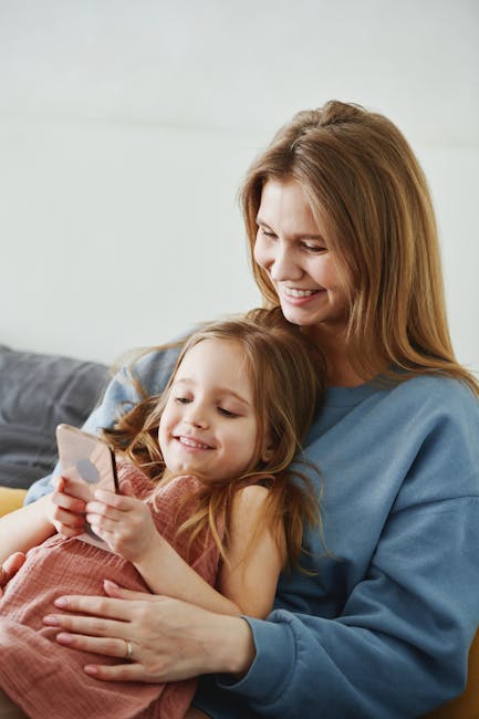 Mamma non darmi il cellulare: la canzone che invita famiglie e scuola all'uso consapevole degli schermi [VIDEO]
