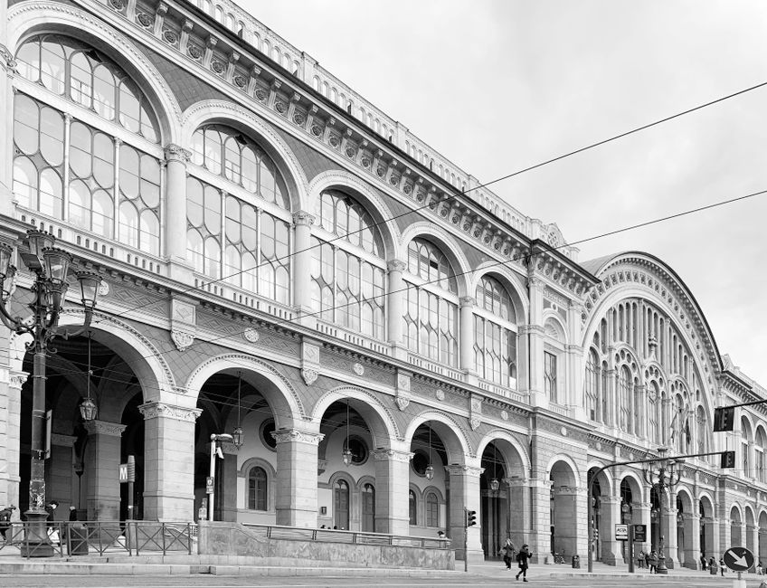 Occupazione del liceo Giolitti a Torino: lo schiaffo del docente e le implicazioni sulla sicurezza scolastica
