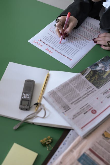 Docente precaria annota 'Fake News' su documento: inchiesta Report e replica MIM, precariato e disagi spostamenti docenti.