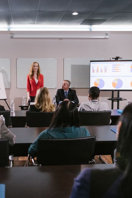 Formazione IA gratuita per ATA e dirigenti: attivo il portale MIMeraviglIA