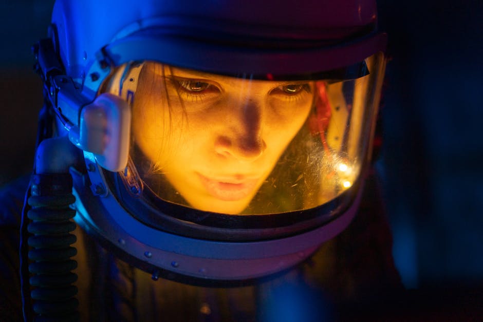 Ricerca climatica: donna con casco da astronauta simboleggia l'esplorazione di soluzioni innovative per il futuro del pianeta