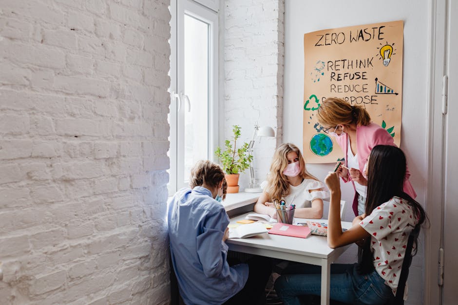 Studenti e insegnante collaborano a progetto scolastico sull'IA e la sostenibilità in aula, promuovendo la creatività e la consapevolezza.