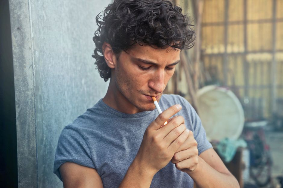 L’epidemia della nicotina tra gli adolescenti: il nuovo allarme dei pediatri sulla dipendenza "mascherata"