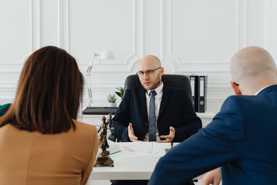 Avvocato spiega i diritti sulle ferie ai dipendenti, consulenza legale sul lavoro e gestione delle ferie obbligatorie e non richieste.