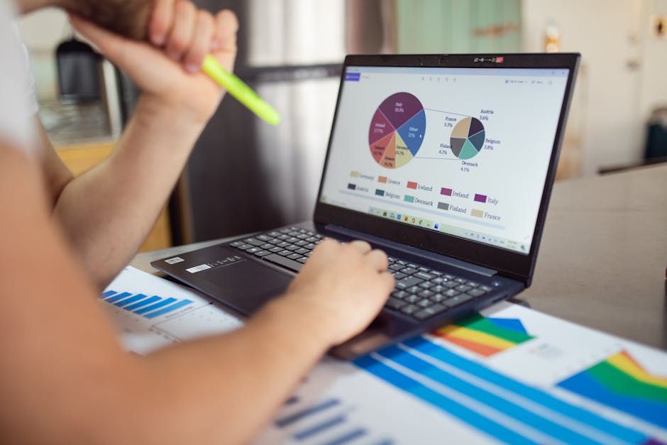 Analisi dati e grafici al computer per piano passante a tre punti, elementi chiave per incarico di successo e gestione operativa efficace.