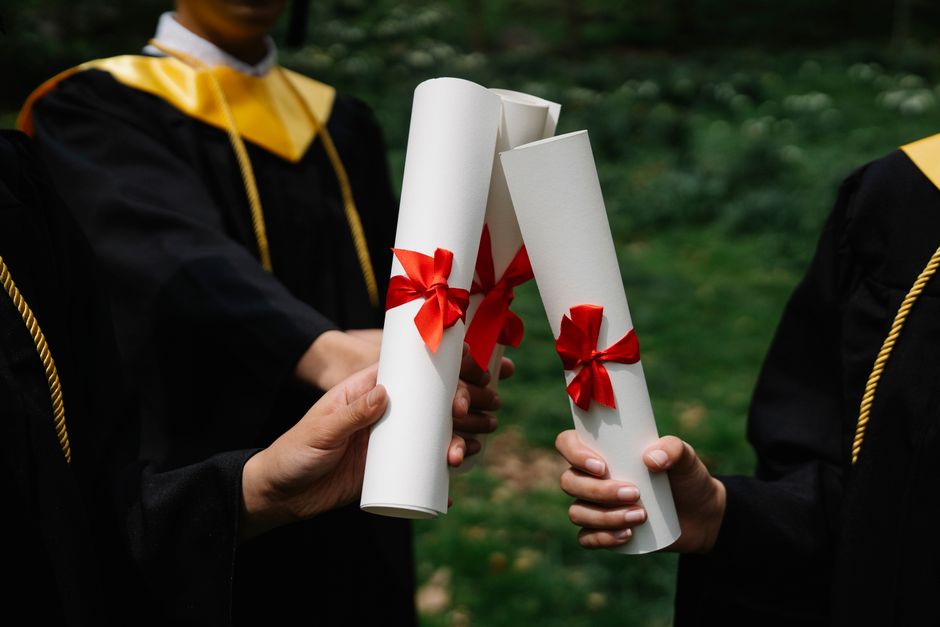 Come diventare insegnante con solo il diploma: percorsi e requisiti necessari