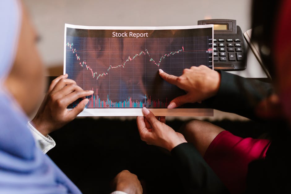 Grafico borsa e calcolatrice, analisi costi doposcuola e contributo economico statale per famiglie e studenti in difficoltà