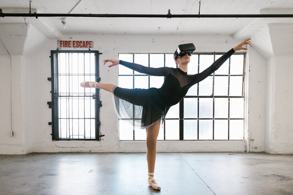 Ballerina con visore VR in posa: la tecnologia AC X FA per performance artistiche innovative e coinvolgenti. Scopri la fusione perfetta.