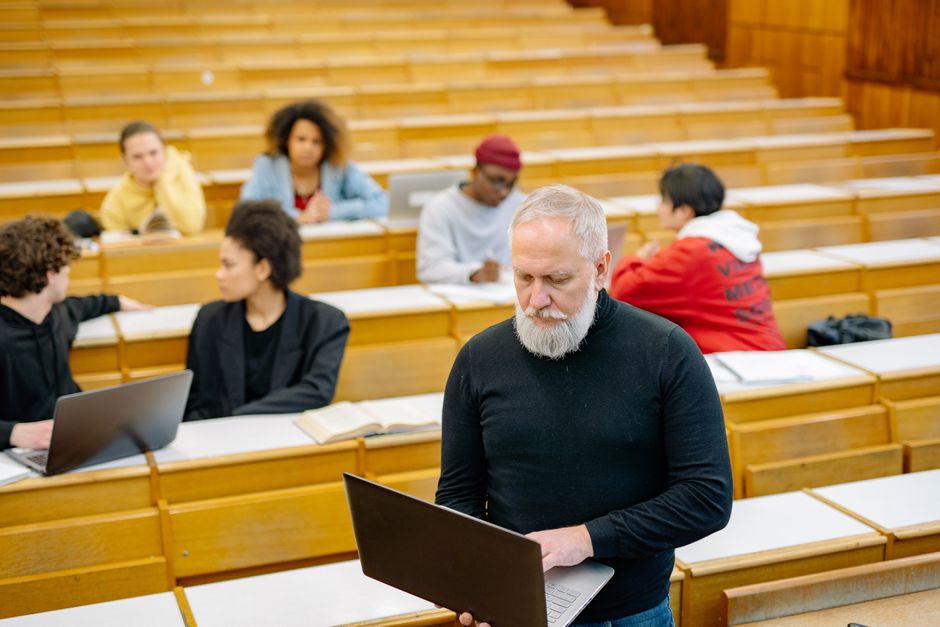 Mobilità 2027: la strategia dei 30 CFU per i docenti che vogliono cambiare ruolo