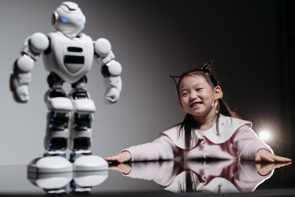 Bambina sorridente interagisce con robot bianco: intelligenza artificiale per l'educazione e la prevenzione del disagio giovanile