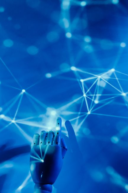 L’intelligenza artificiale e il futuro del lavoro: la smentita di Sam Altman sulla riduzione dell’orario lavorativo