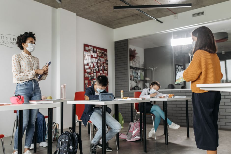 IA a Scuola: 200 Milioni per Formare Docenti e Proteggere i Giovani dai Rischi