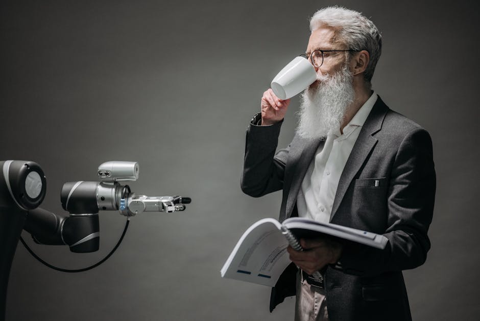 Professore beve caffè con robot assistente, futuro dell'insegnamento personalizzato e tecnologie avanzate per l'educazione del domani.