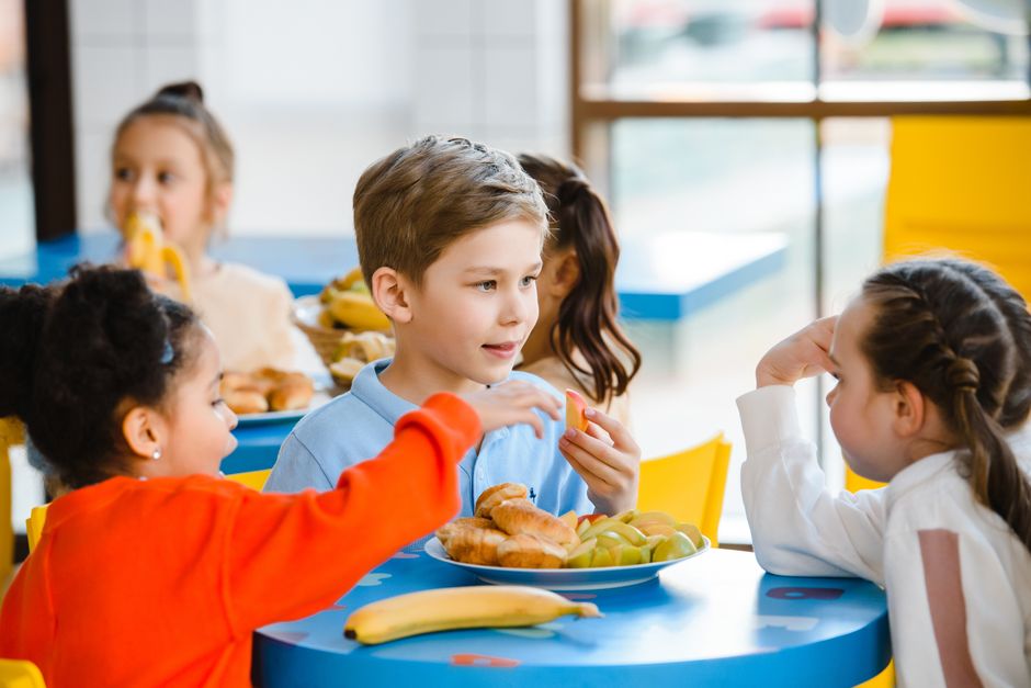 Celiachia a scuola: il diritto al pasto senza glutine e le linee guida per un'inclusione senza tavolate separate