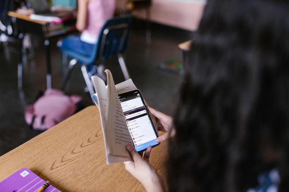 Divieti di smartphone a scuola: 114 sistemi, ma preoccupazioni sull’inclusione digitale