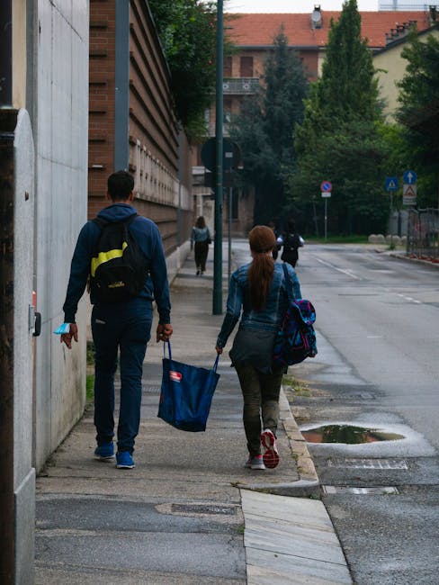 Latitante da quattro anni arrestata ad Acilia: rintracciata dai Carabinieri fuori dalla scuola dei figli — approfondimento e guida