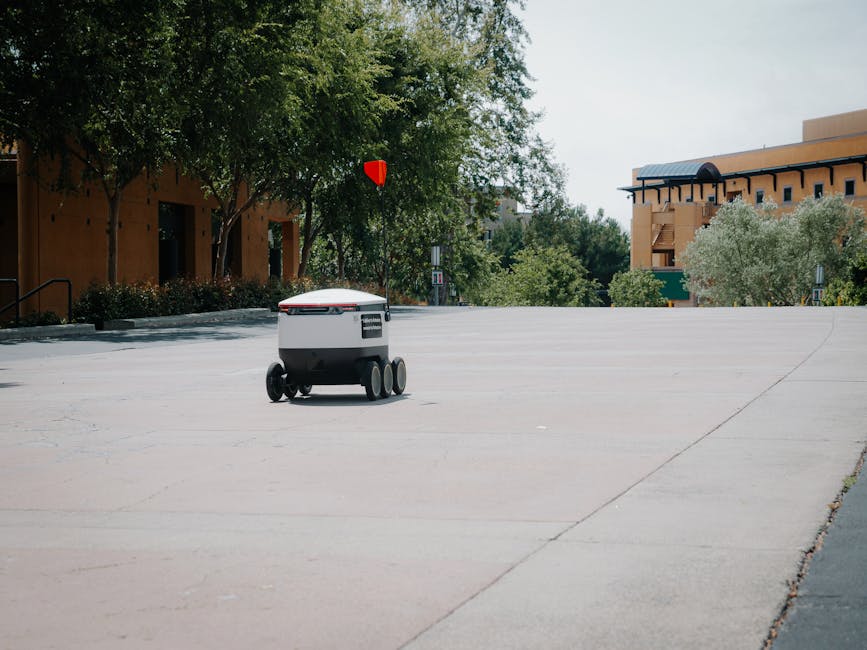 Robot autonomo per consegne sostenibili in ambiente urbano, innovazione elettronica per un futuro a basso impatto ambientale.