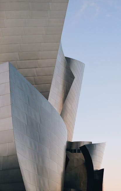 Architettura moderna con linee rette e curve che illustra i fondamenti geometrici e la definizione di retta in un contesto artistico.