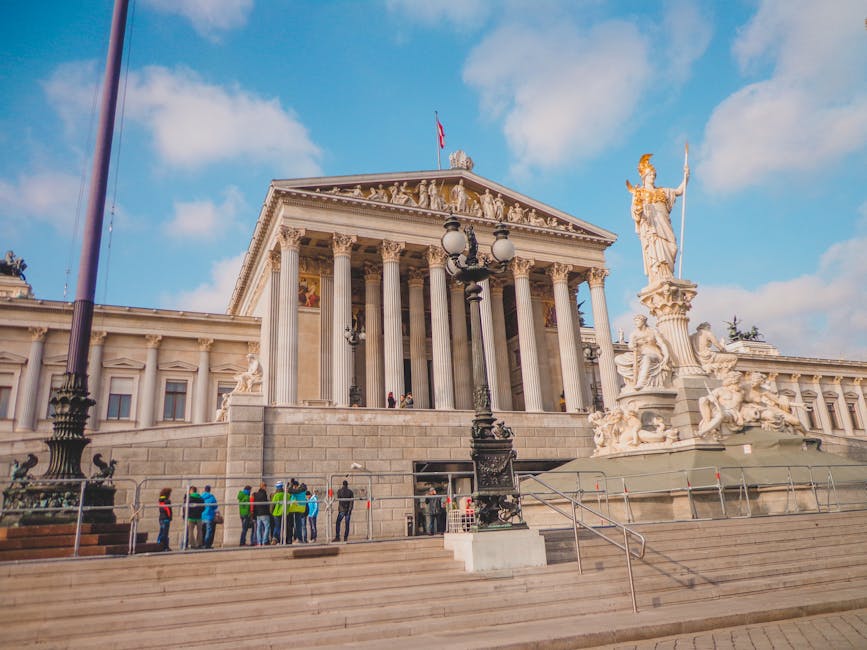 Parlamento austriaco a Vienna, simbolo di iniziative per spazi di allattamento nei luoghi culturali e sostegno alla maternità in Austria.