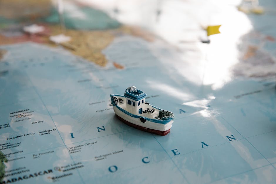 Miniatura di barca su mappa dell'Oceano Indiano, metafora di esplorazione e scoperta di nuove tecniche di insegnamento