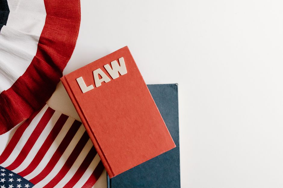 Il conflitto tra scuola e politica sulla legalità: il rischio della "giustizia privata" nell'educazione dei giovani